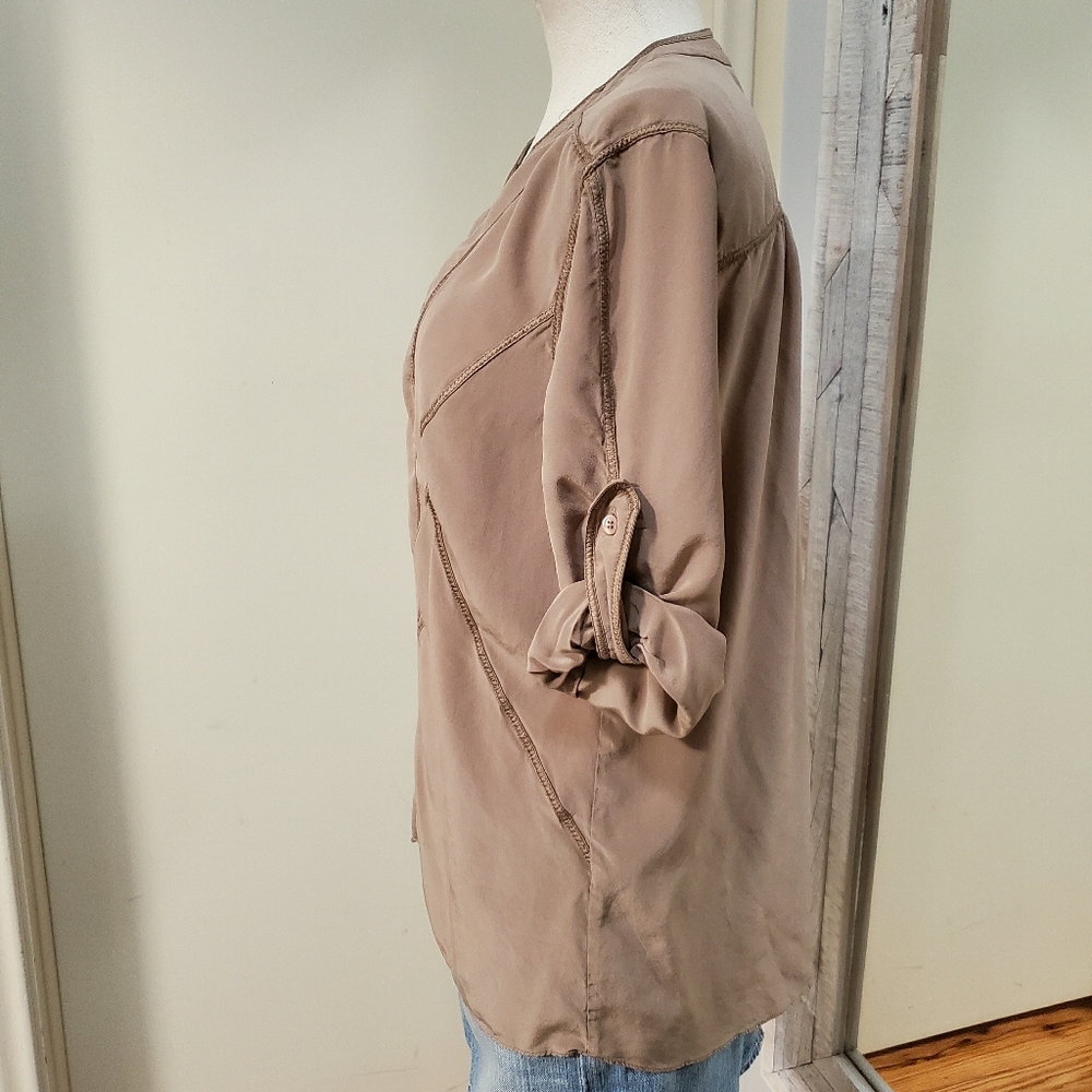 BCBG Silk Tunic Blouse Tab Rolled Sleeves Taupe S - Picture 4 of 10